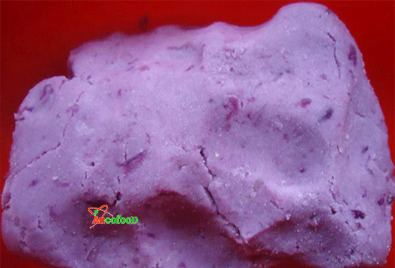 Cách làm bánh trôi rực rỡ sắc tím từ bột lá cẩm tím 